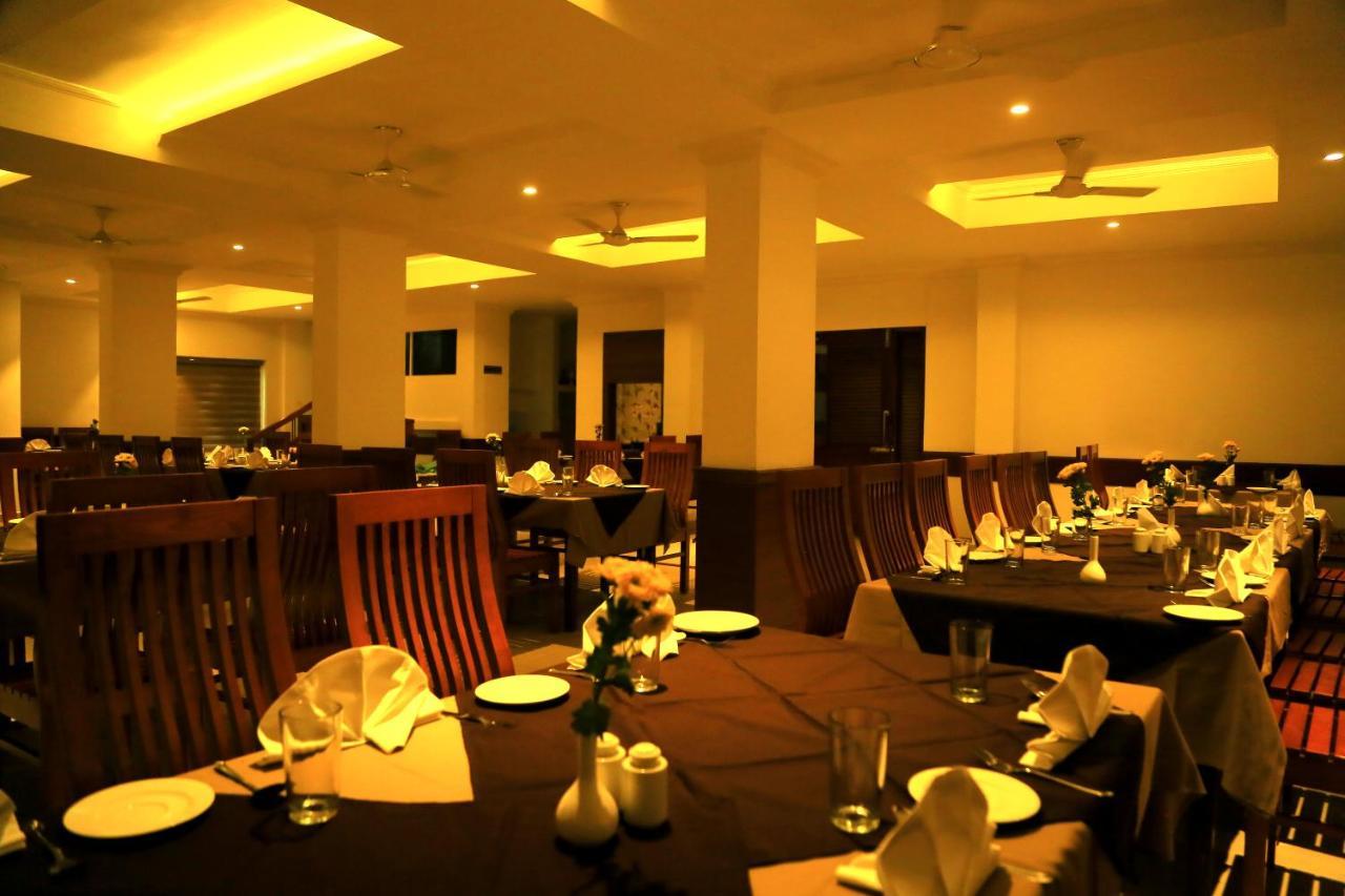 Hotel Victoria International Kattappana 외부 사진
