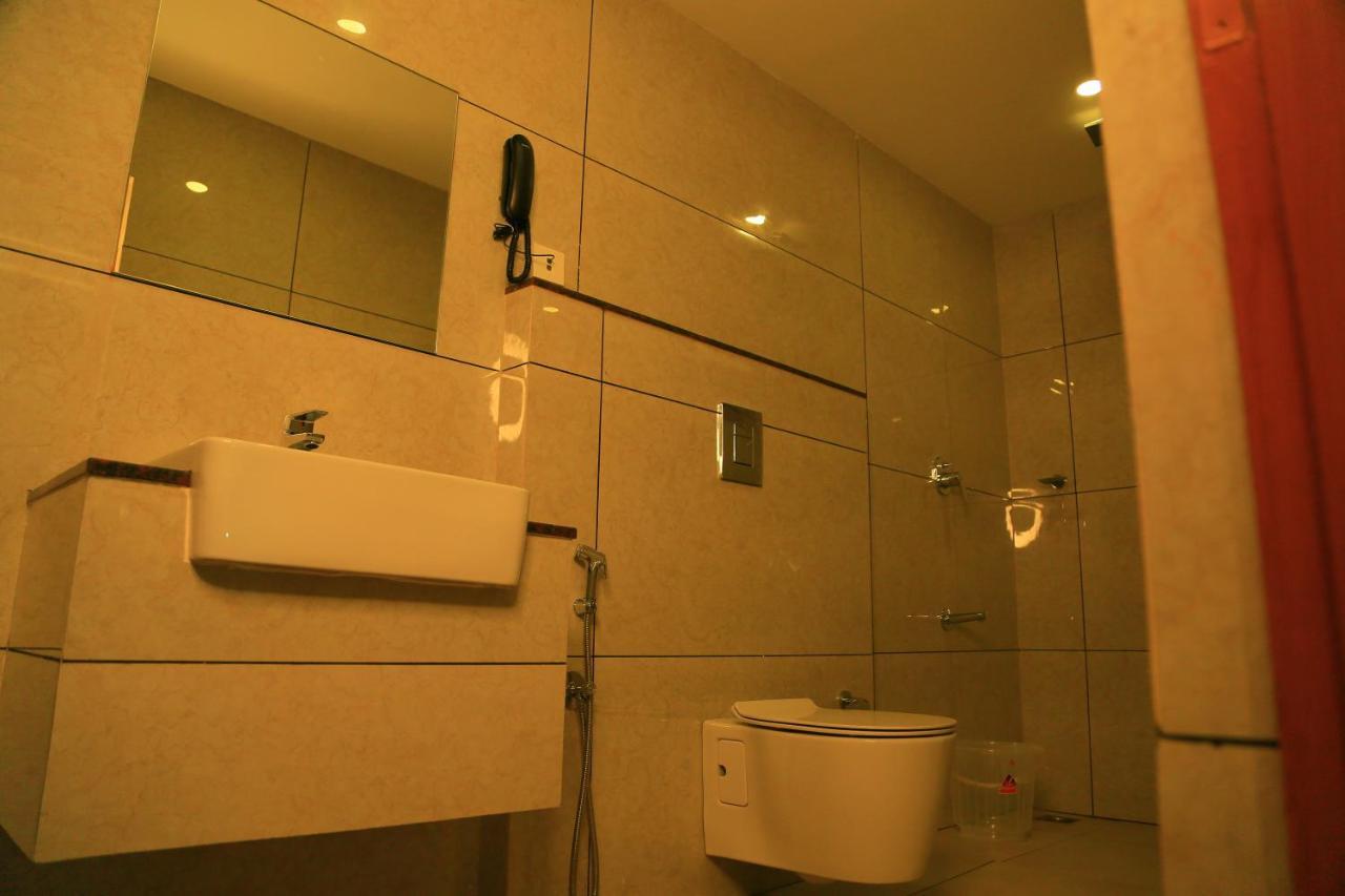 Hotel Victoria International Kattappana 외부 사진