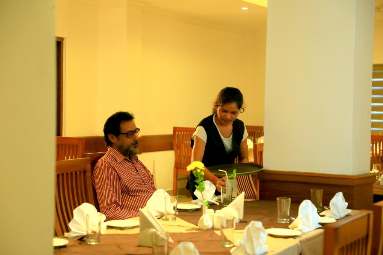 Hotel Victoria International Kattappana 외부 사진