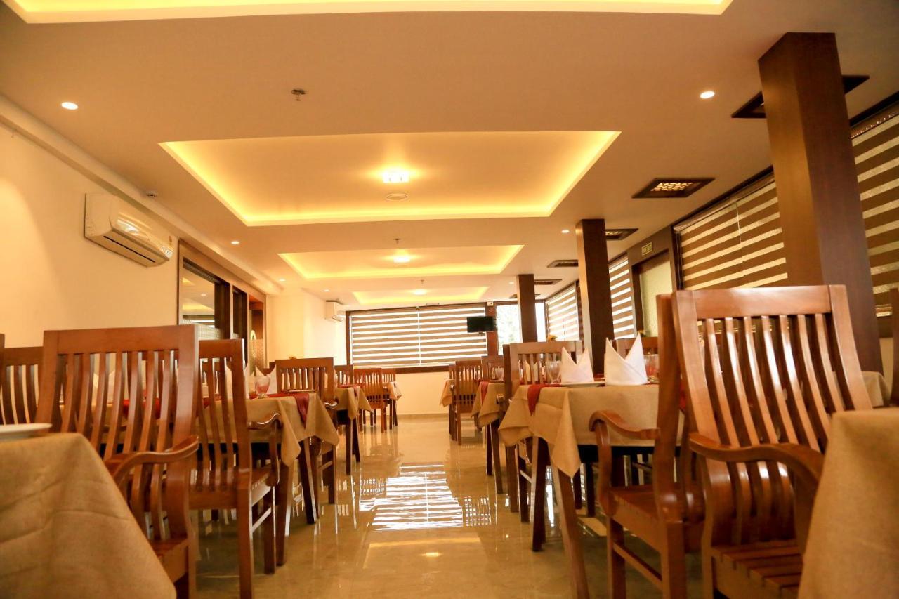 Hotel Victoria International Kattappana 외부 사진