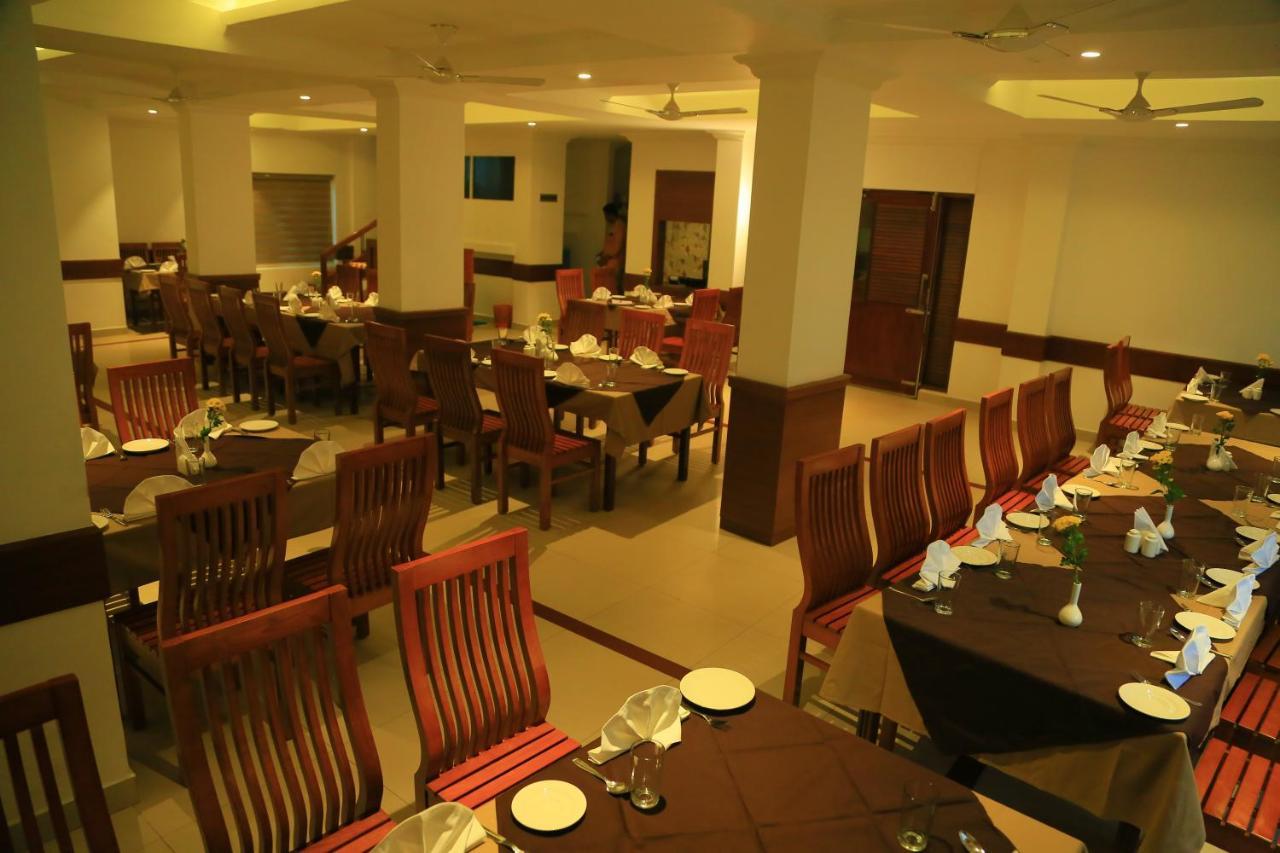 Hotel Victoria International Kattappana 외부 사진