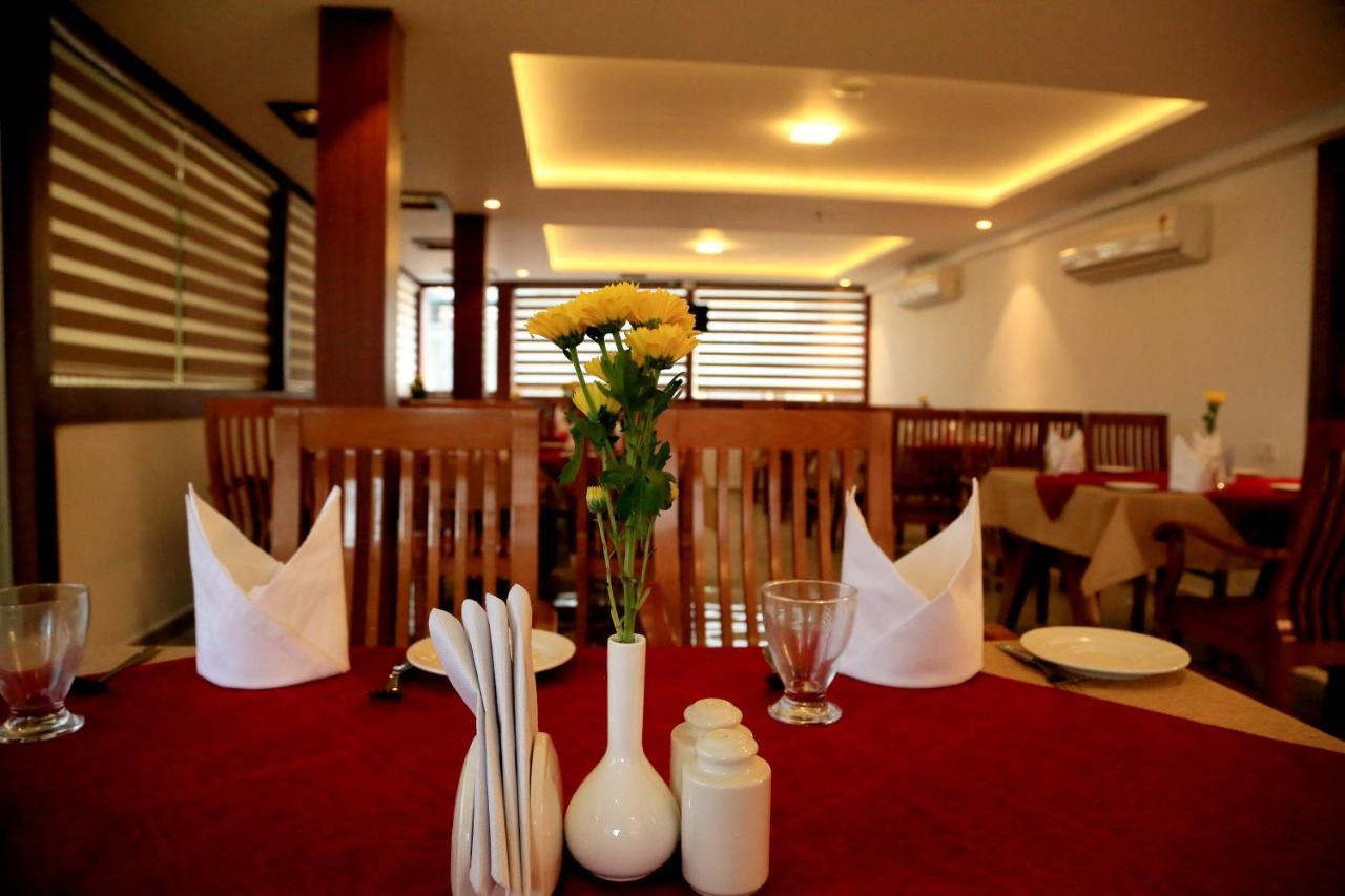 Hotel Victoria International Kattappana 외부 사진