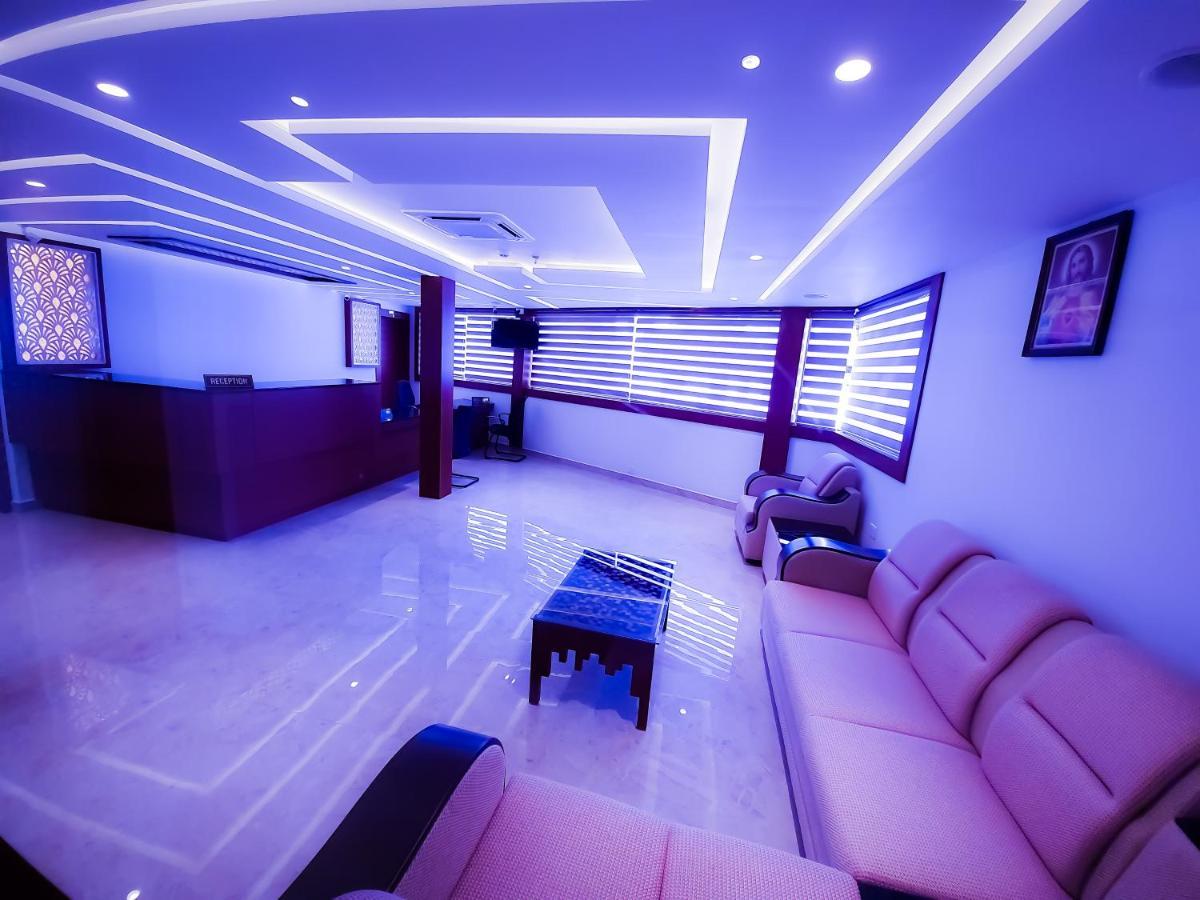 Hotel Victoria International Kattappana 외부 사진