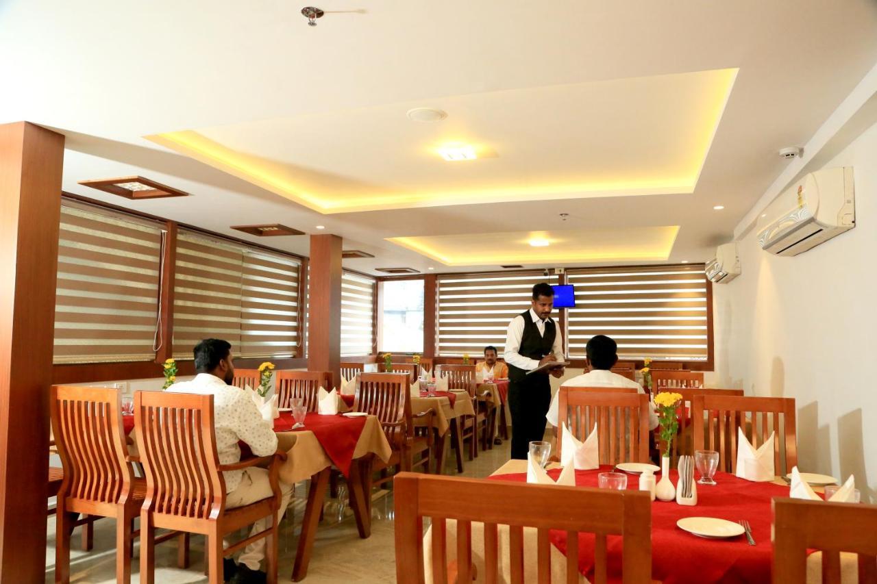 Hotel Victoria International Kattappana 외부 사진