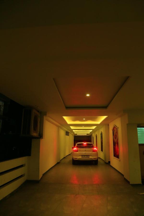 Hotel Victoria International Kattappana 외부 사진
